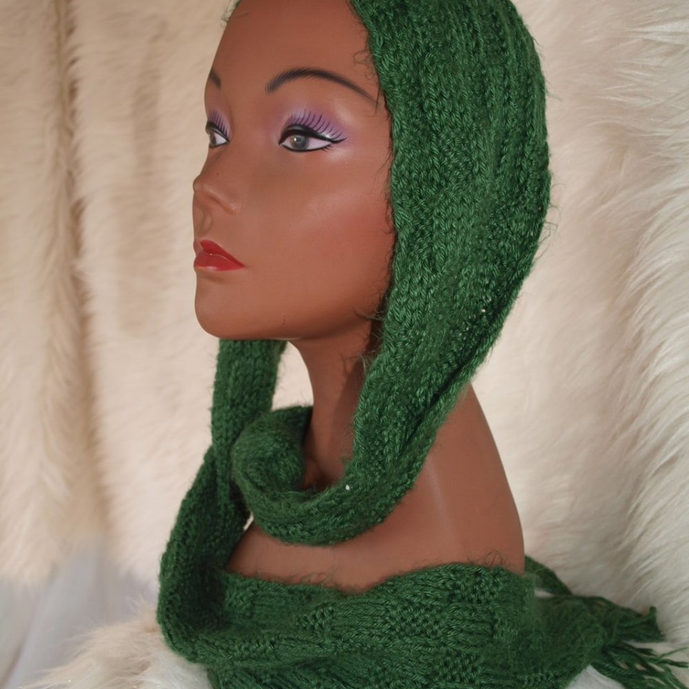 SCARF Green HOMEMADE GENTLY USED